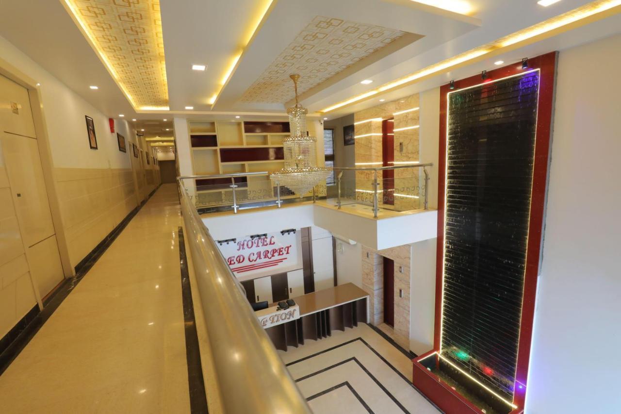 Hotel Sahib'S Red Carpet - Family & Corporate Hotel Chain อัครา ภายนอก รูปภาพ